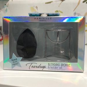 🆓 Blending sponge & holder set (free with purchase over $30)